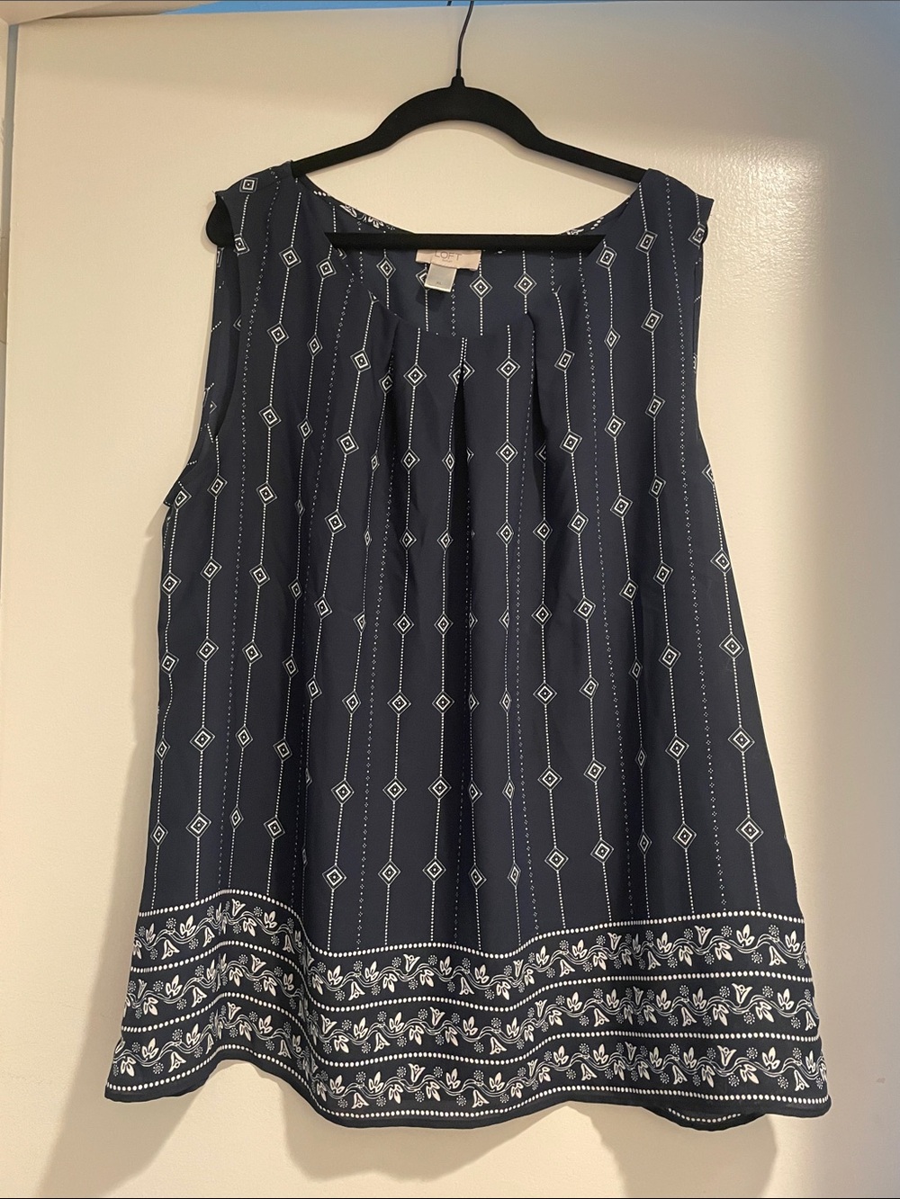 LOFT Navy Printed Sleeveless Blouse